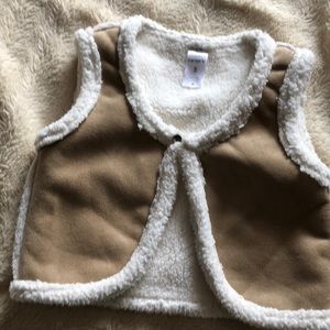 Tan faux shearling vest size 5
